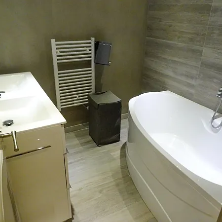 Belle Maison Avec Piscine Dans Les Hauteurs A Raphael וילה *