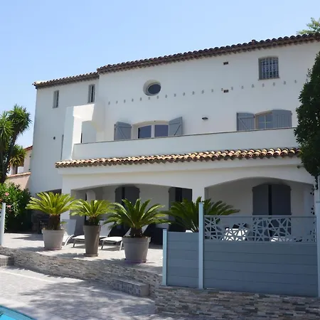 Belle Maison Avec Piscine Dans Les Hauteurs A Raphael וילה Saint-Raphaël