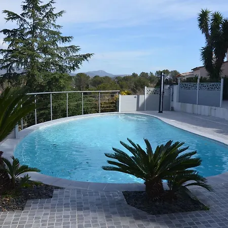 Belle Maison Avec Piscine Dans Les Hauteurs A Raphael Villa
