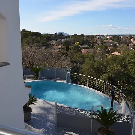 Villa Belle Maison Avec Piscine Dans Les Hauteurs A Raphael *
