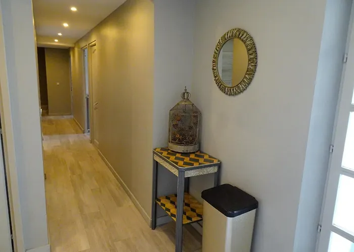 Belle Maison Avec Piscine Dans Les Hauteurs à Raphael *