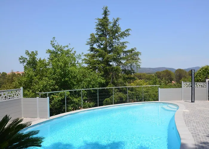 Belle Maison Avec Piscine Dans Les Hauteurs à Raphael Villa *