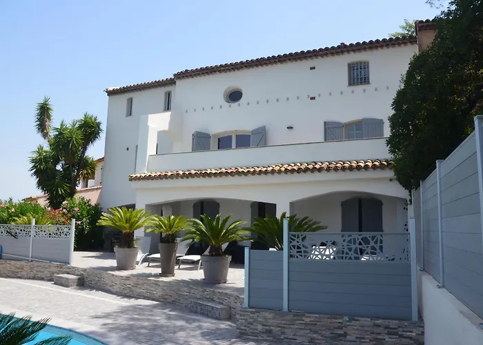 Belle Maison Avec Piscine Dans Les Hauteurs à Raphael Villa Saint-Raphaël