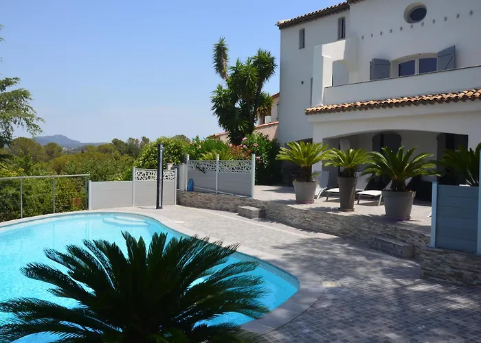 Belle Maison Avec Piscine Dans Les Hauteurs à Raphael Saint-Raphaël
