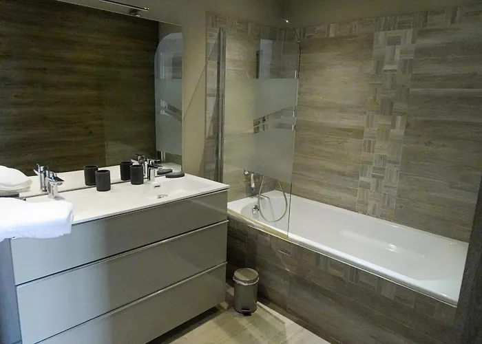 Belle Maison Avec Piscine Dans Les Hauteurs à Raphael