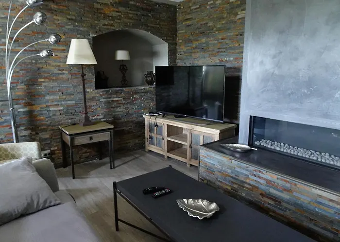 Belle Maison Avec Piscine Dans Les Hauteurs à Raphael Villa